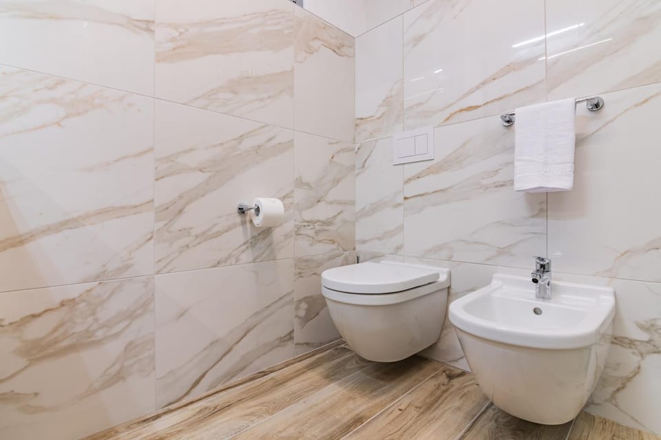 VILLA SANT'ANNA by Curtiaffitti Villa in Province of Lecco