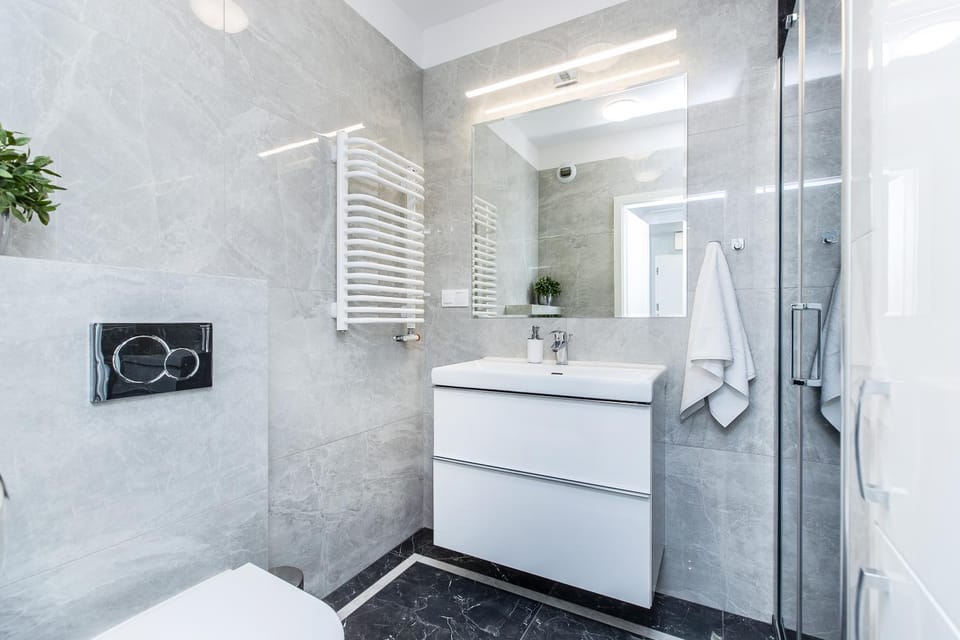 Shower, Bathroom, towels