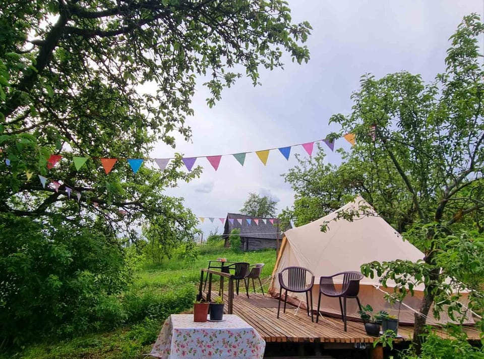 Glampingas Gamtos garsai - Adutiškio pirtis Luxury tent in Vilnius County, Lithuania