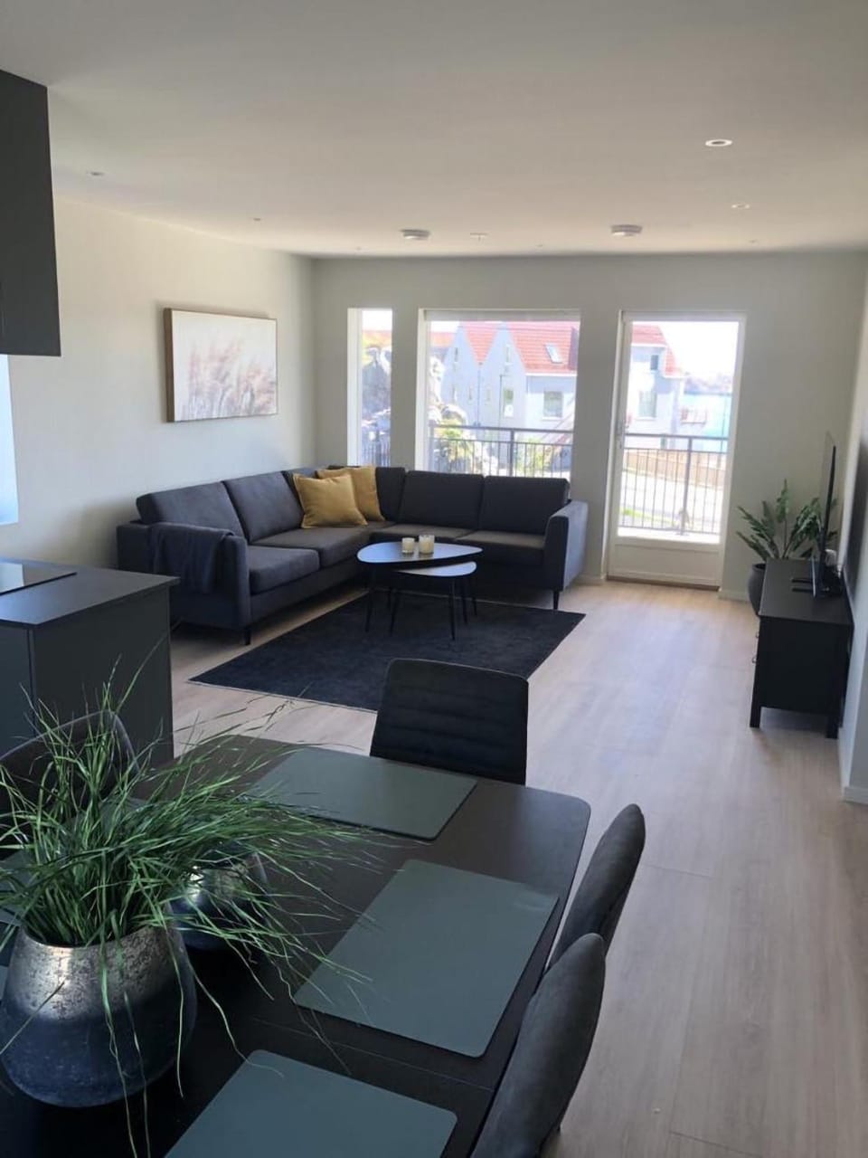 TV and multimedia, View (from property/room), Living room, Seating area, Dining area