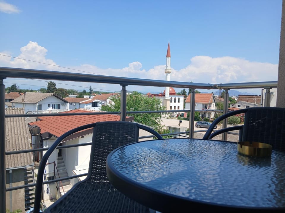 Noara Apartments Modern Stay Near Beach Free Parking Ideal for Families and Groups Apartment in Ulcinj Municipality
