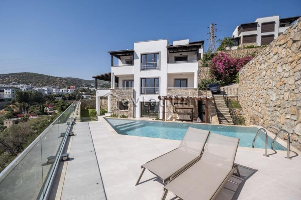 Villa Castle by EvTatilim Bodrum City Center Villa in Bodrum