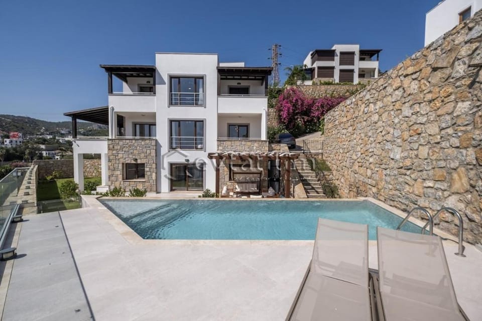 Villa Castle by EvTatilim Bodrum City Center Villa in Bodrum