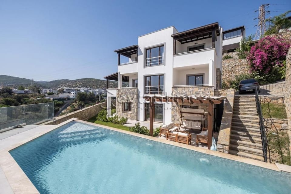 Villa Castle by EvTatilim Bodrum City Center Villa in Bodrum