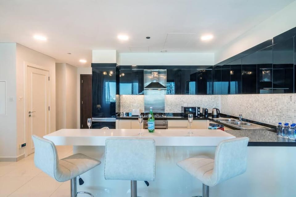 FIRST CLASS 2BR Modern Downtown Retreat Apartment in Dubai