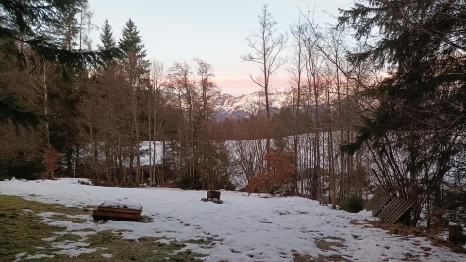 Kleine gemütliche Holzhütte ALLEINLAGE - WLAN bis 5 Personen House in Salzburgerland