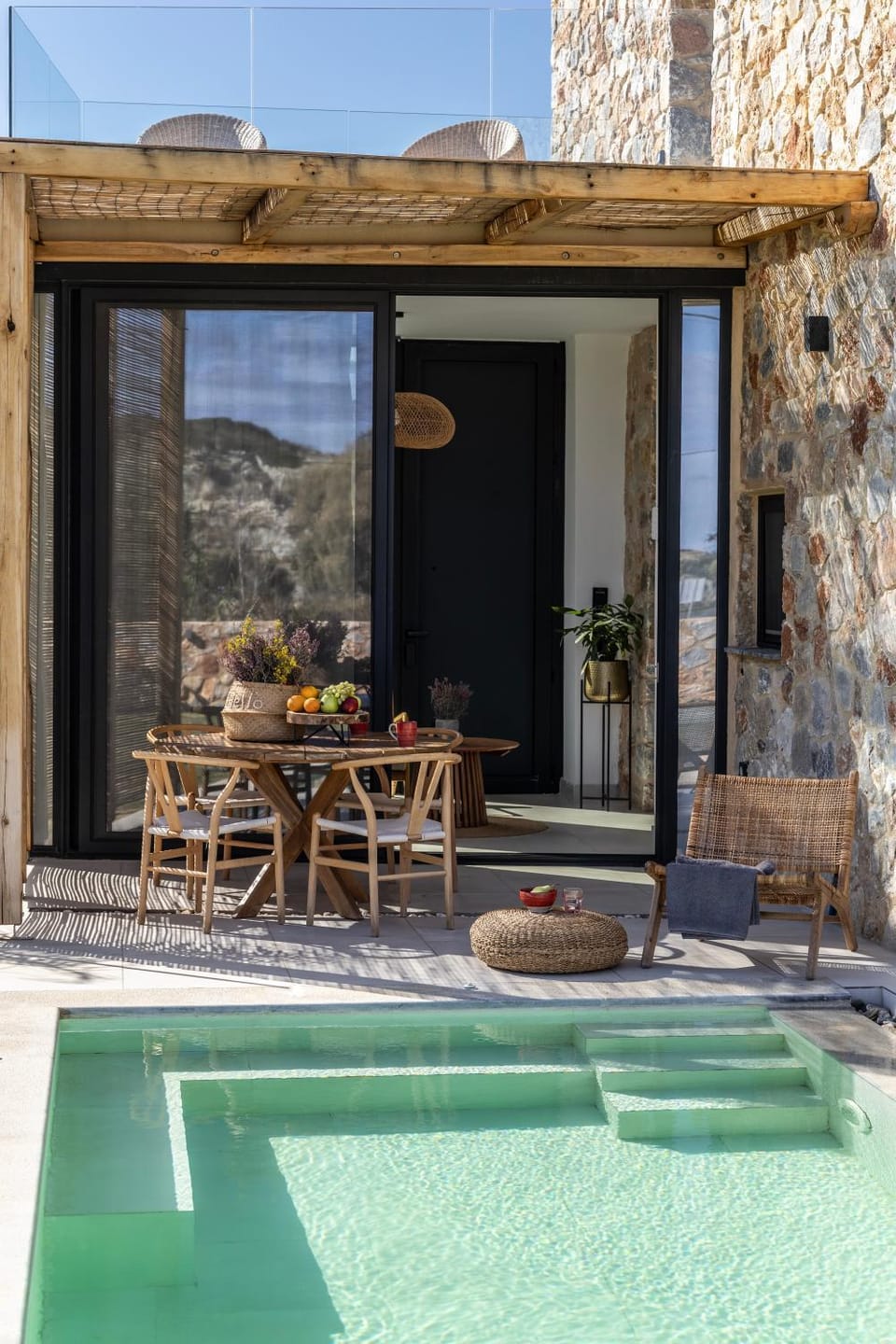 Balcony/Terrace, Pool view, Swimming pool, Inner courtyard view