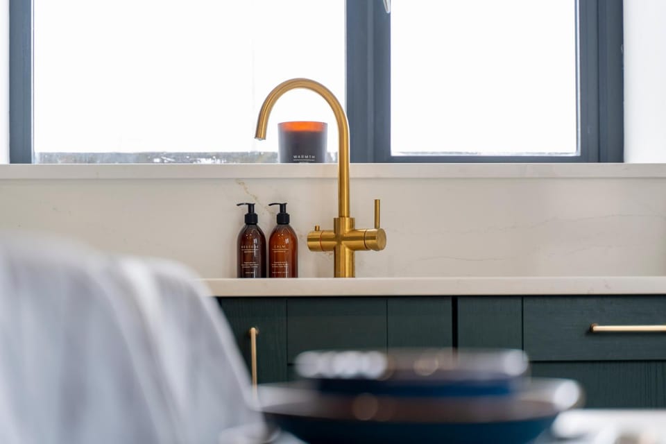 Kitchen or kitchenette, kitchen