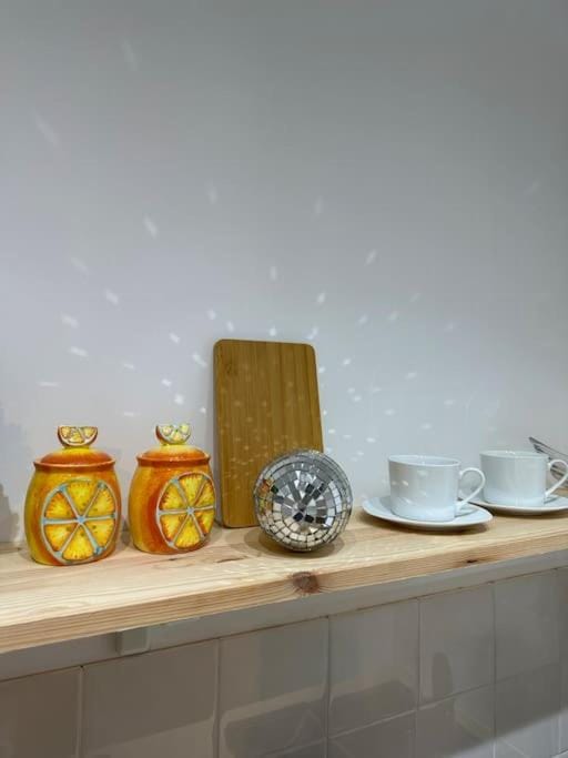 Kitchen or kitchenette, Food and drinks