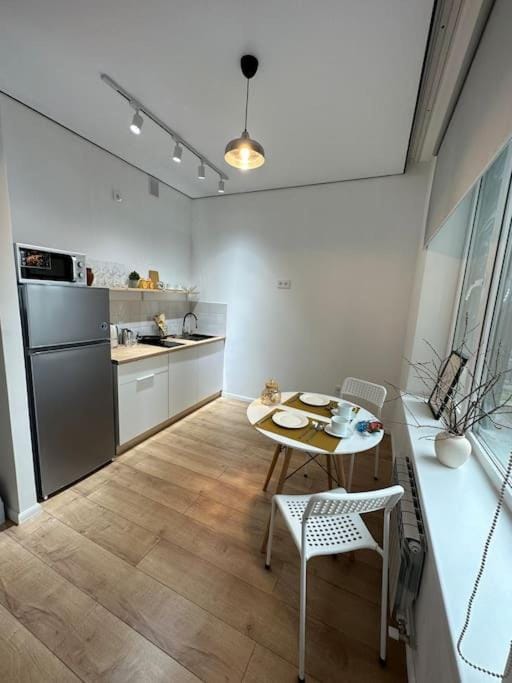 Kitchen or kitchenette, Dining area, pet friendly, stove