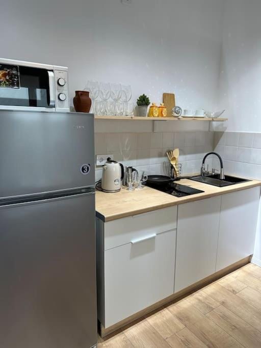 Coffee/tea facilities, Kitchen or kitchenette, pet friendly, stove