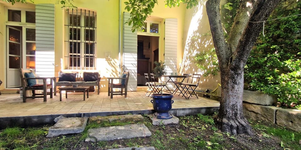Property building, Patio, Spring, Day, Garden, Living room, Garden view