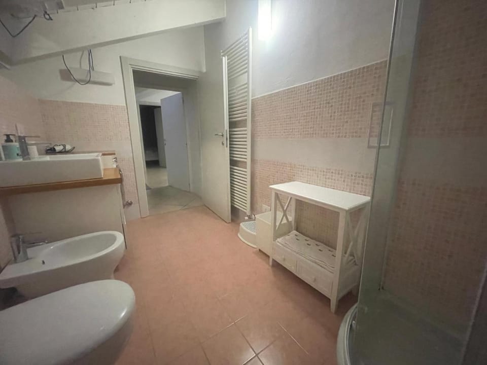 Milano-Como Elegant with AC e WIFI front station Apartment in Lombardy