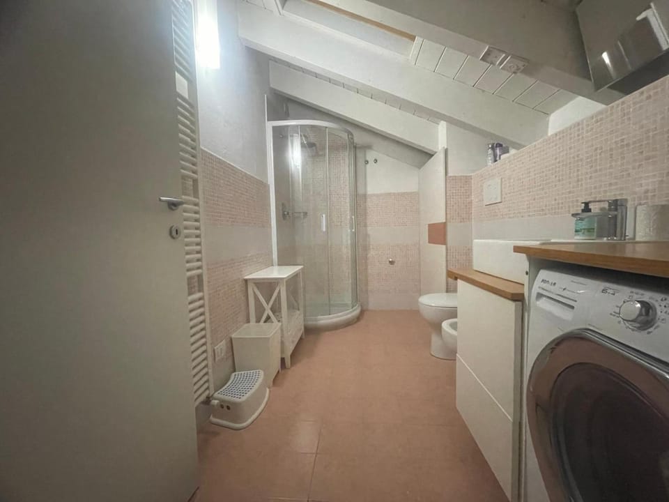 Milano-Como Elegant with AC e WIFI front station Apartment in Lombardy