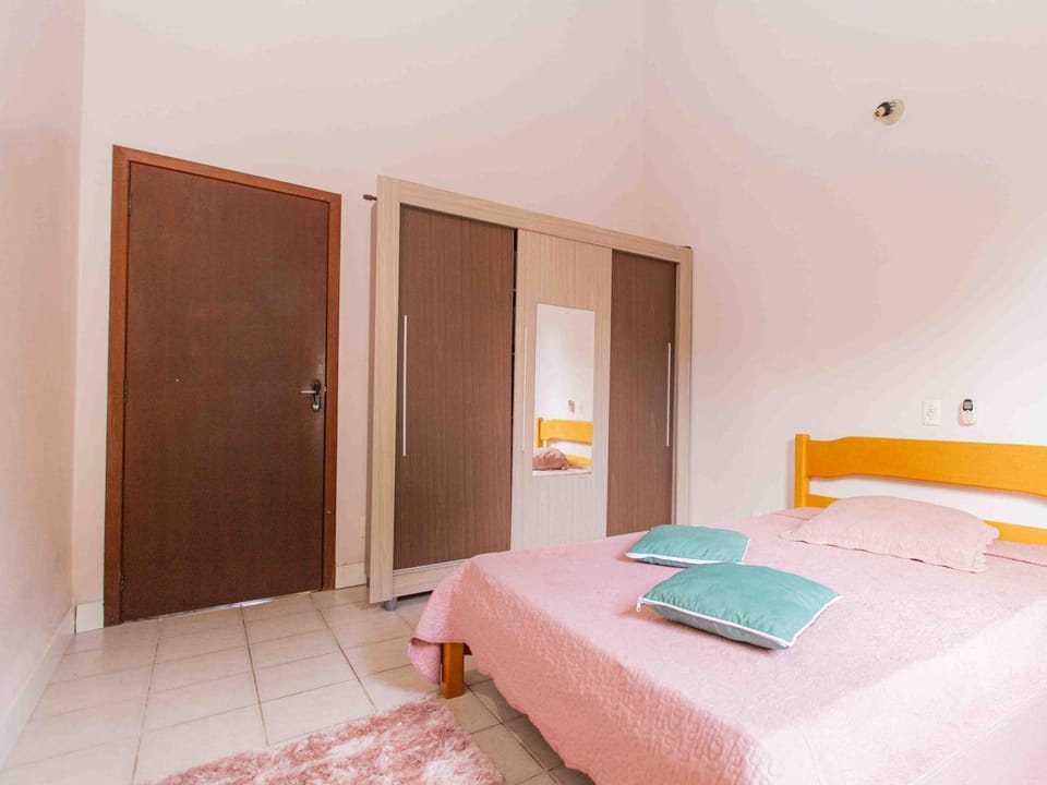 Casa com lareira e a 450 metros da praia QZ7460 Villa in Penha