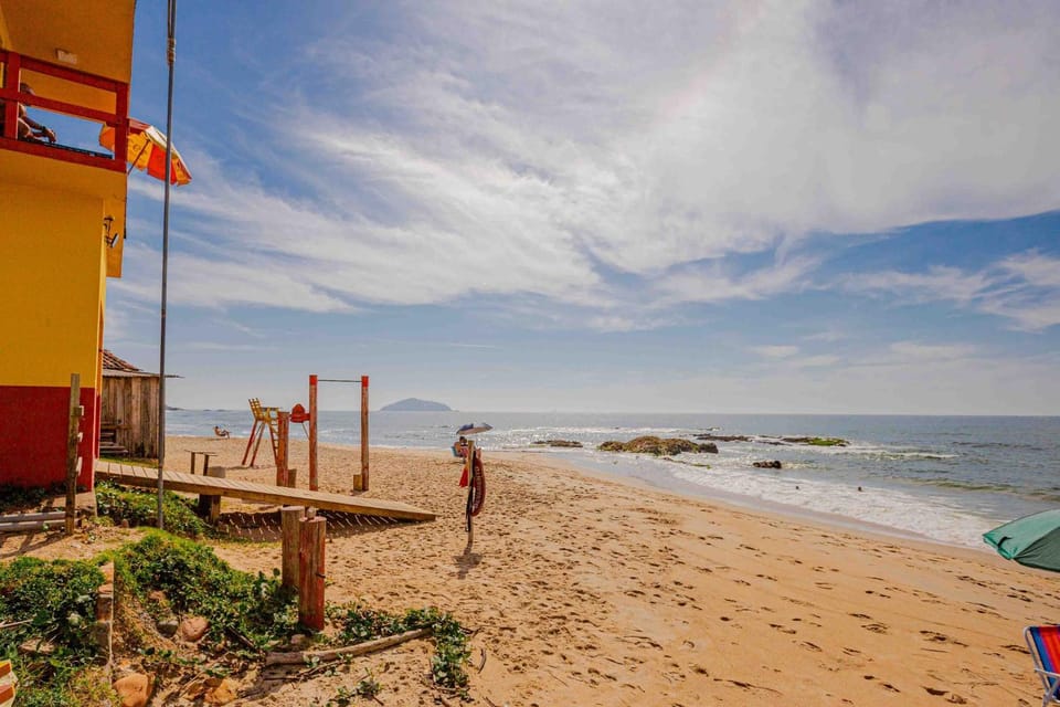Casa com lareira e a 450 metros da praia QZ7460 Villa in Penha
