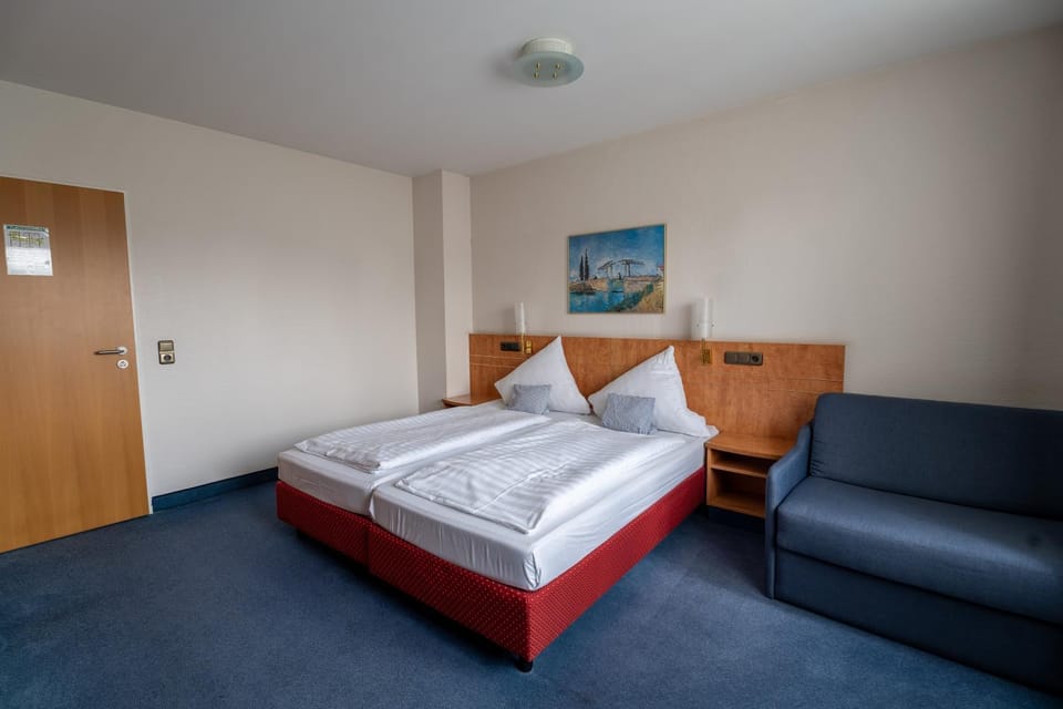 Bed, Photo of the whole room