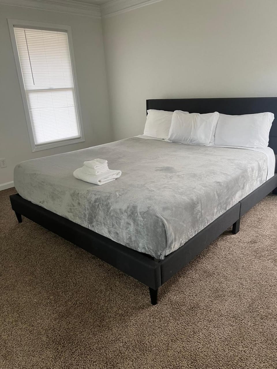 Bed, Photo of the whole room, Bedroom, towels