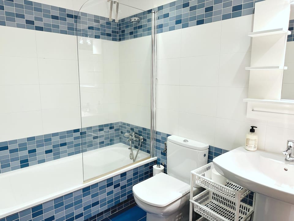 Shower, Toilet, Bathroom, Bath