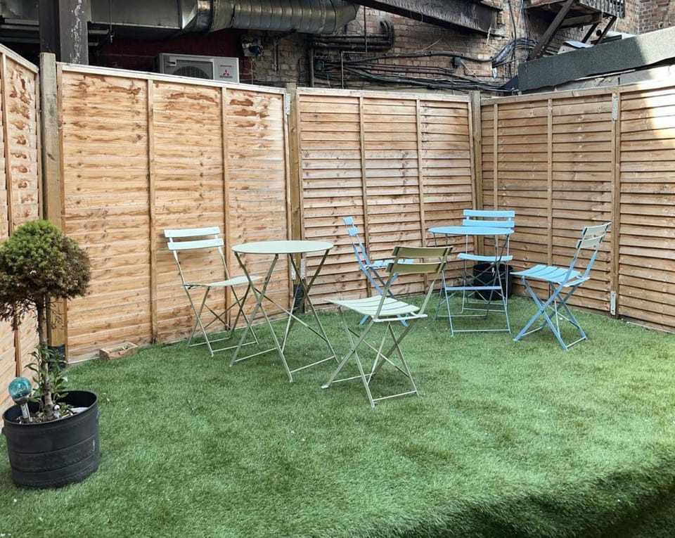 Property building, Day, Garden, Garden view