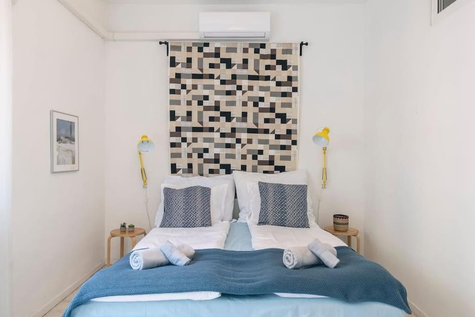 Center Apartment, Style, Best Location, AC, Balcony Apartment in Budapest