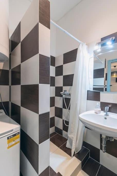 Center Apartment, Style, Best Location, AC, Balcony Apartment in Budapest