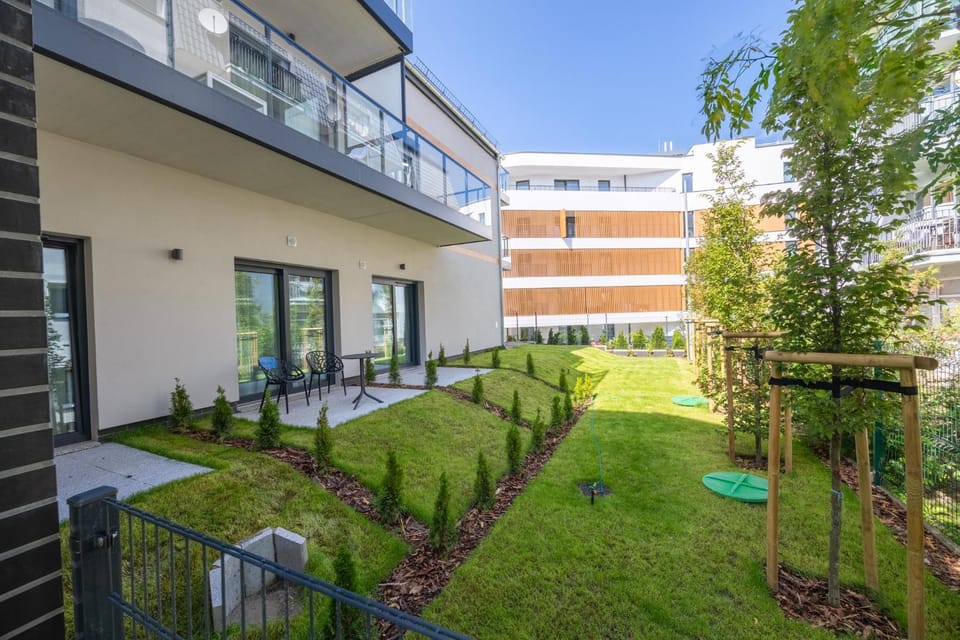 Property building, Balcony/Terrace, Balcony/Terrace