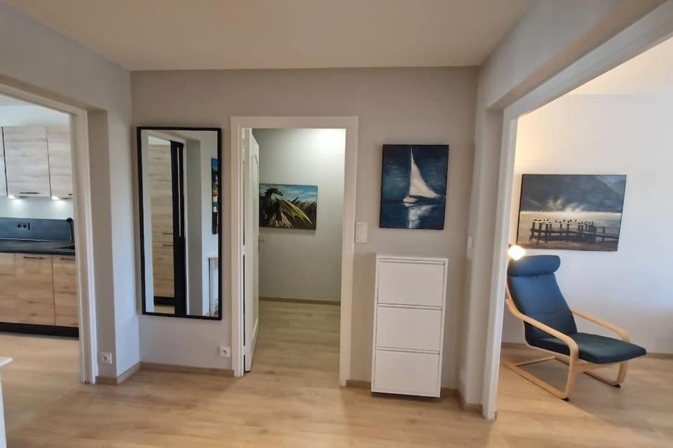 Lac Plage et Ville 95 m2 a 100m du lac, 3 chambres, parking Apartment in Annecy