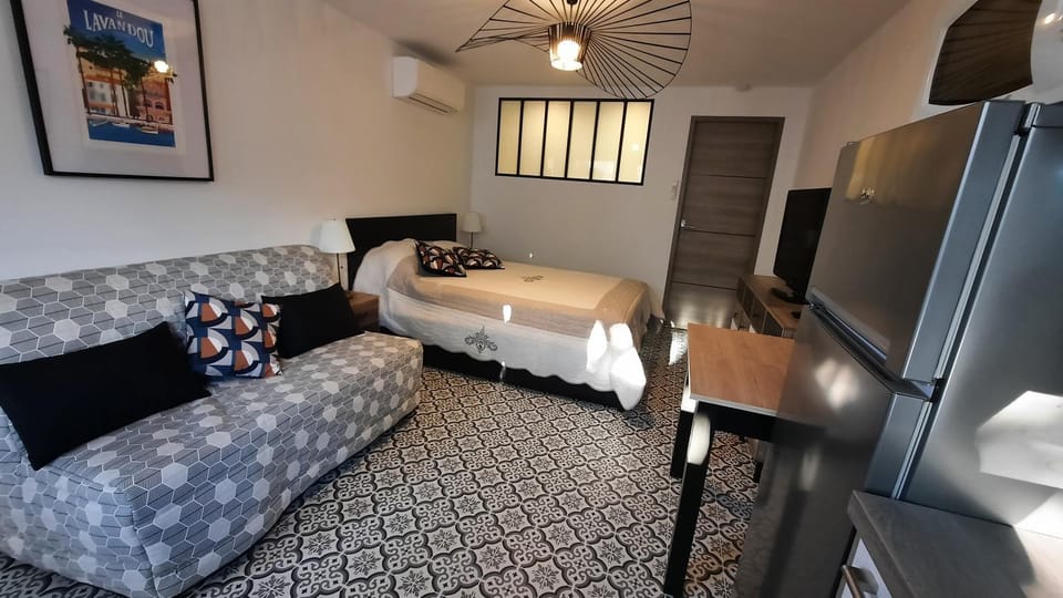 Studio climatisé Lantanas 2 adultes 2 enfants Apartment in Le Lavandou