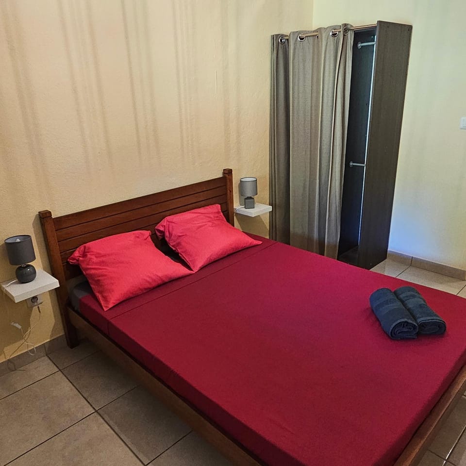Bed, Photo of the whole room, Bedroom, wardrobe