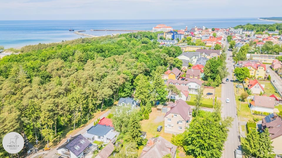 Property building, Nearby landmark, Bird's eye view, Beach, Location