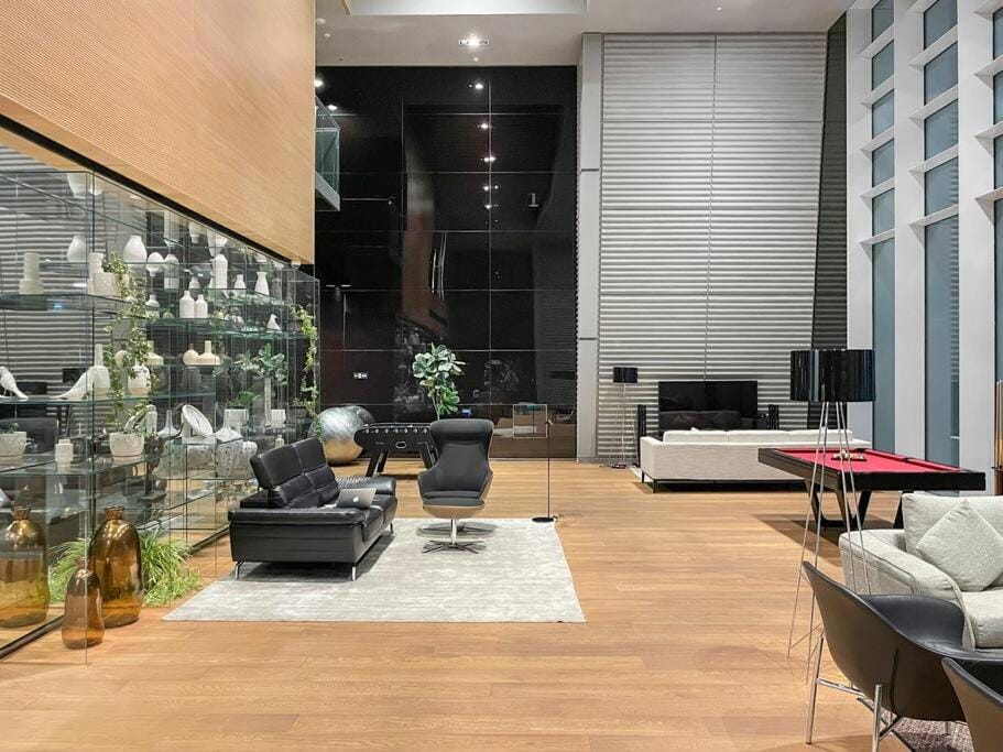 FIRST CLASS 1BR Stunning Burj Khalifa Views Apartment in Dubai