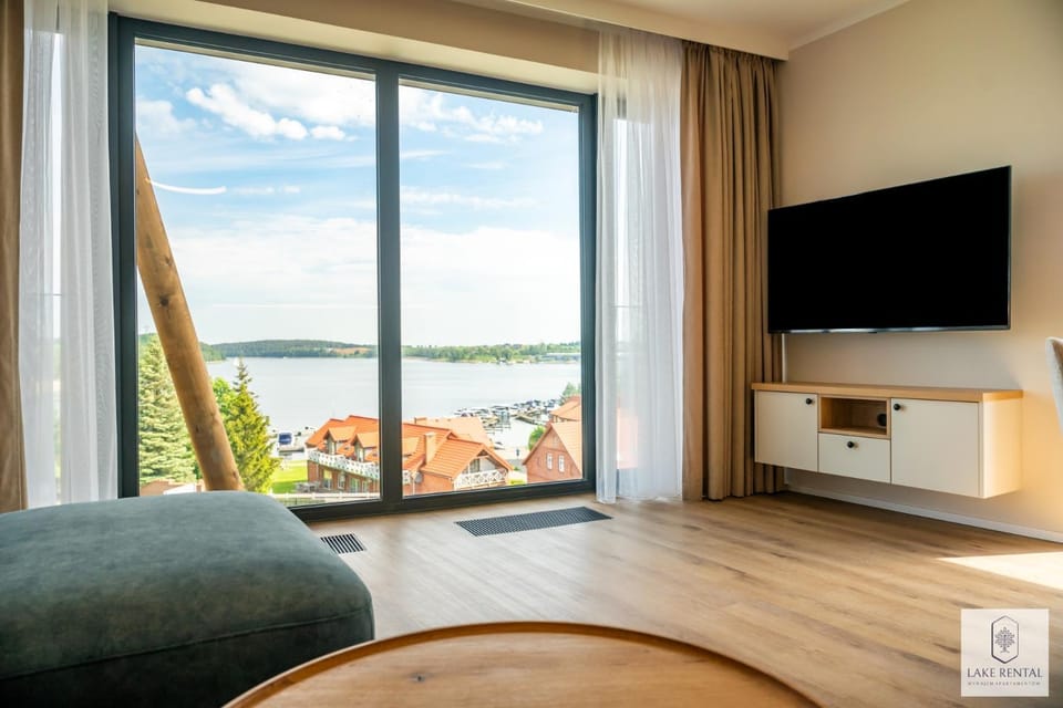 TV and multimedia, Lake view