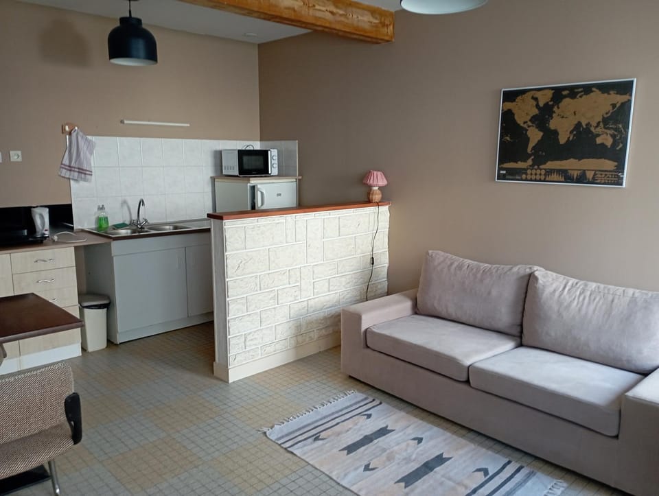 Kitchen or kitchenette, Living room