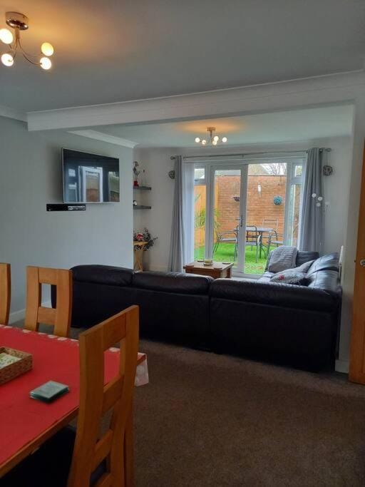 Modernised home with 2 bedrooms in Cardiff House in Cardiff