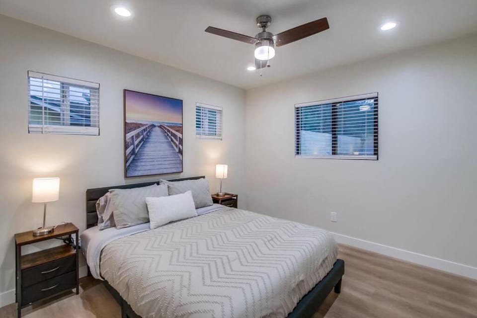 5BR Oasis - Pool, Hot Tub & Luxe Outdoor Retreat House in El Cajon