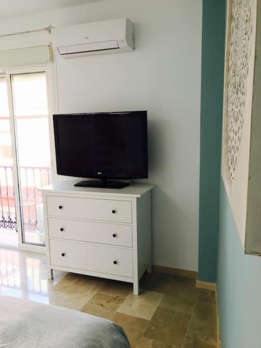 TV and multimedia, air conditioner