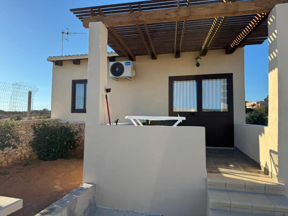 View (from property/room), Balcony/Terrace, air conditioner
