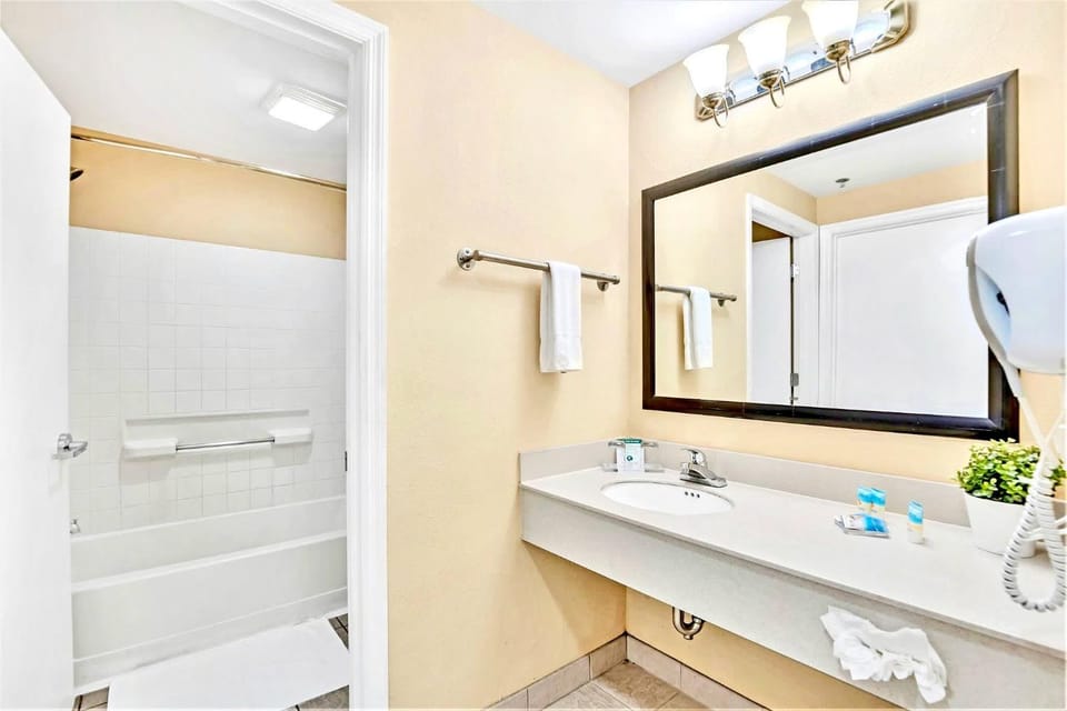 Shower, Bathroom, Bath, hair dryier, towels