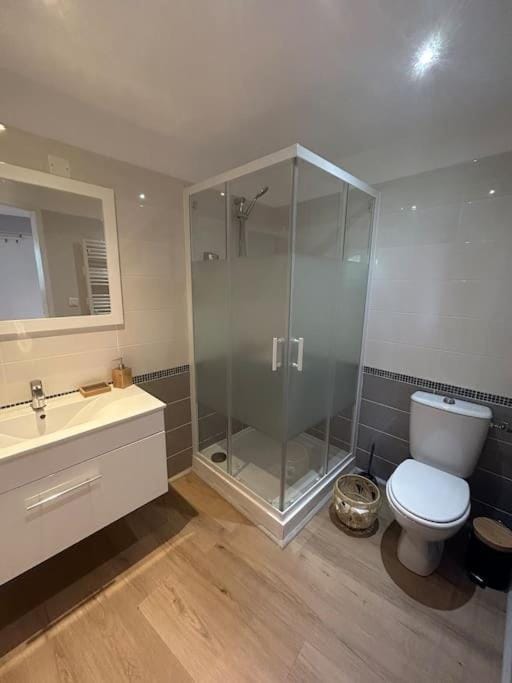 Shower, Toilet, Bathroom