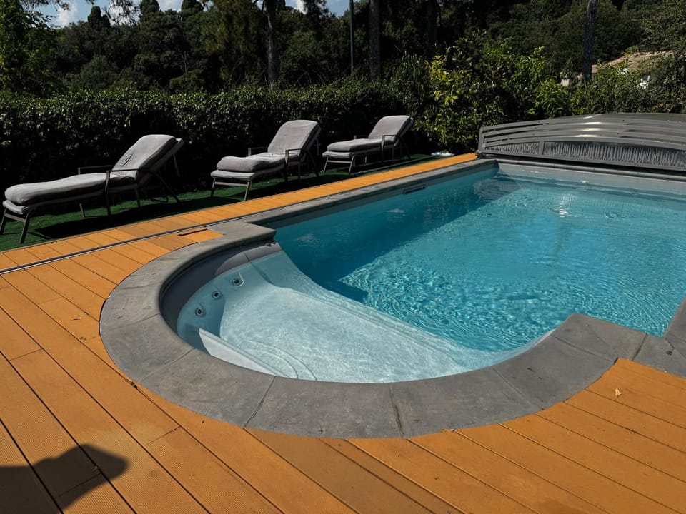 SUITE FLORE - Oasi di Relax in un elegante VILLA Apartment in Genoa