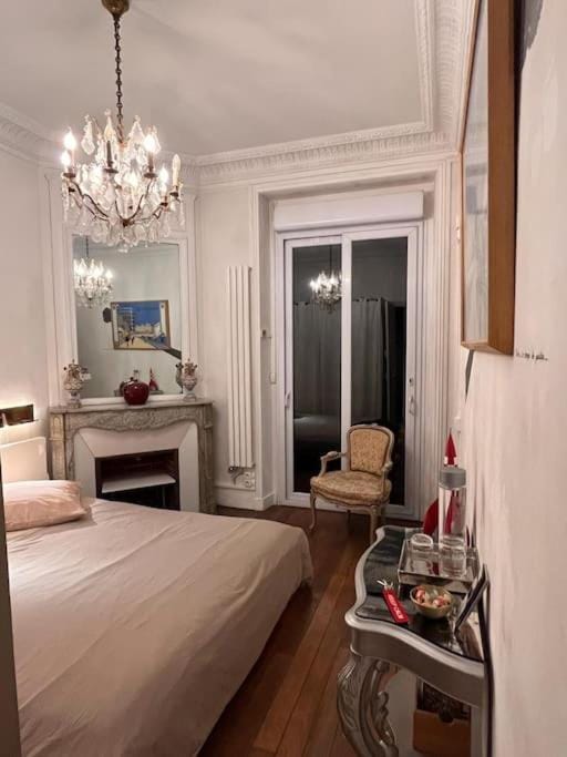 Grande chambre privée sur jardin arboré Vacation rental in Paris