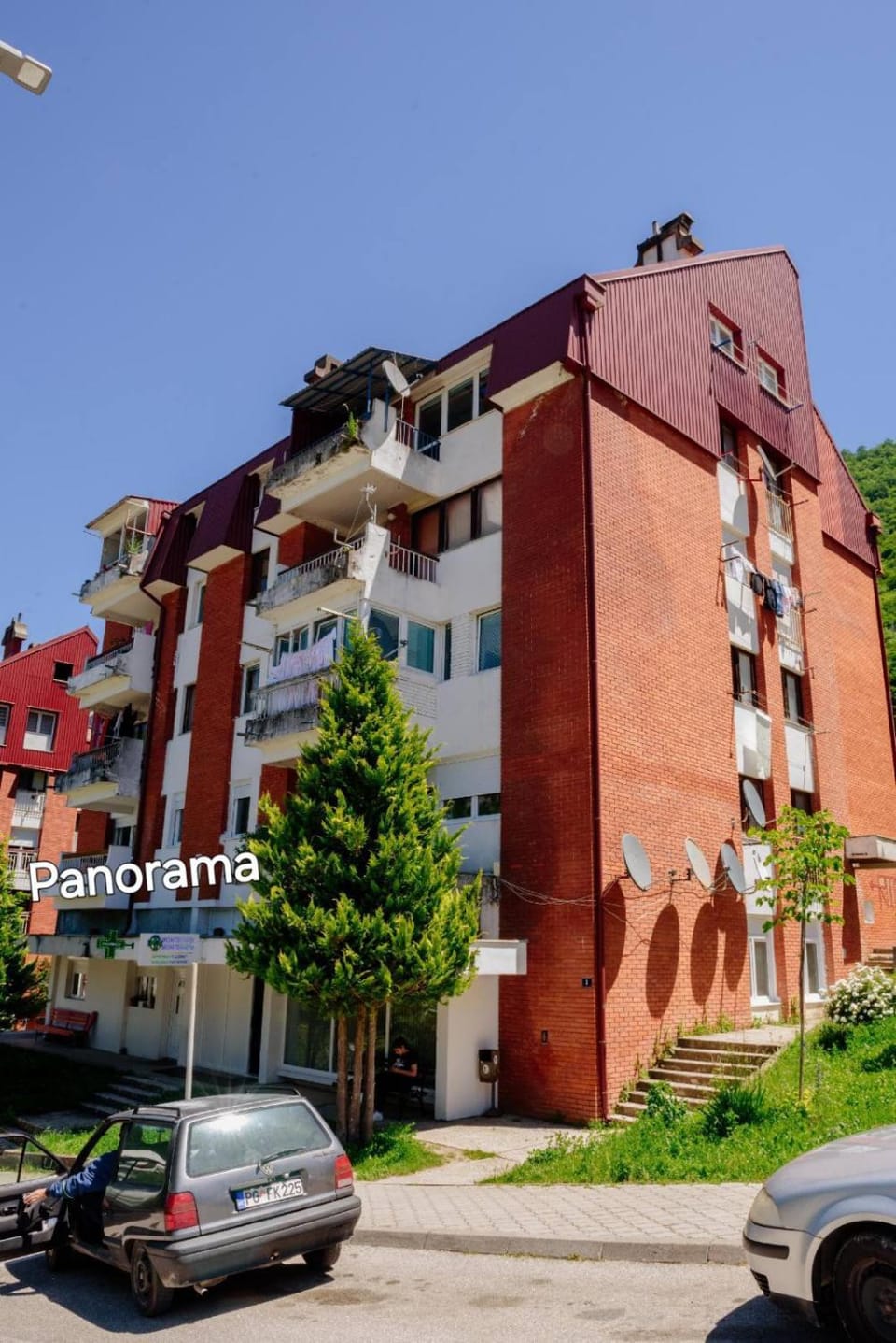Property building, Neighbourhood, City view, Street view, Location, Parking