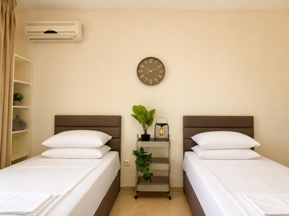 Bed, Bedroom, air conditioner