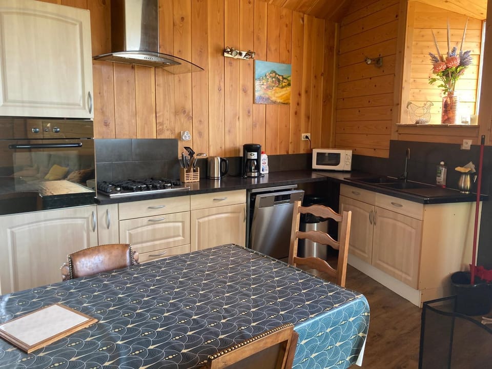Gîte Le chant des mésanges avec 3 chambres House in Provence-Alpes-Côte d'Azur