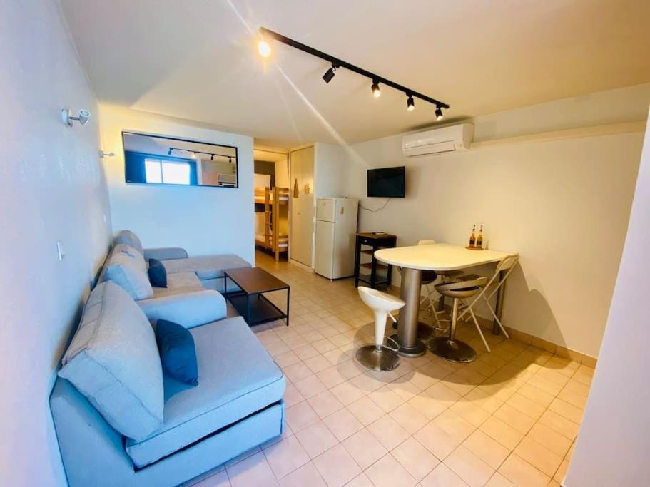 557 Cap Corniche Front de mer Clim Parking Apartment in Occitanie