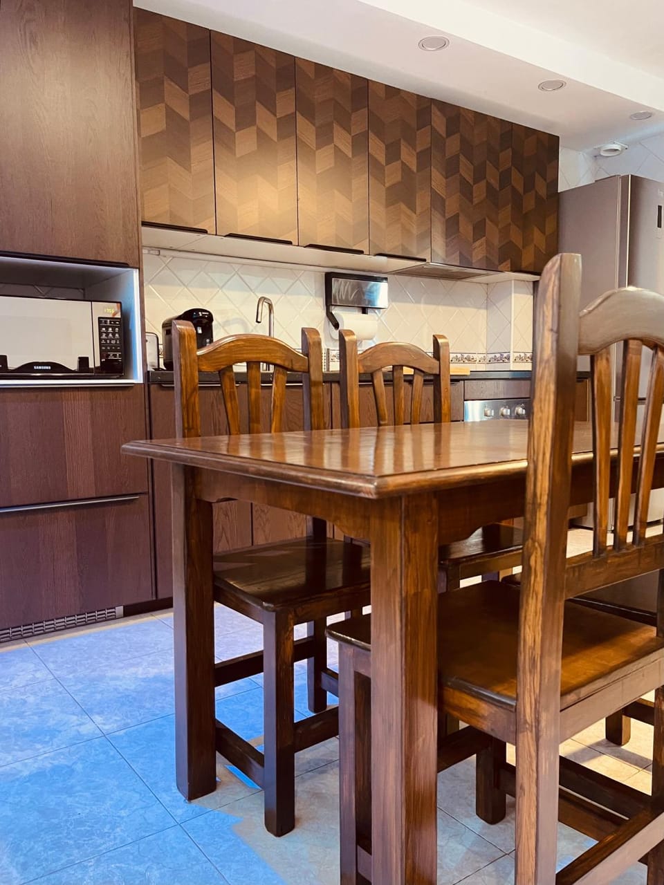 Kitchen or kitchenette, Dining area, stove, toaster