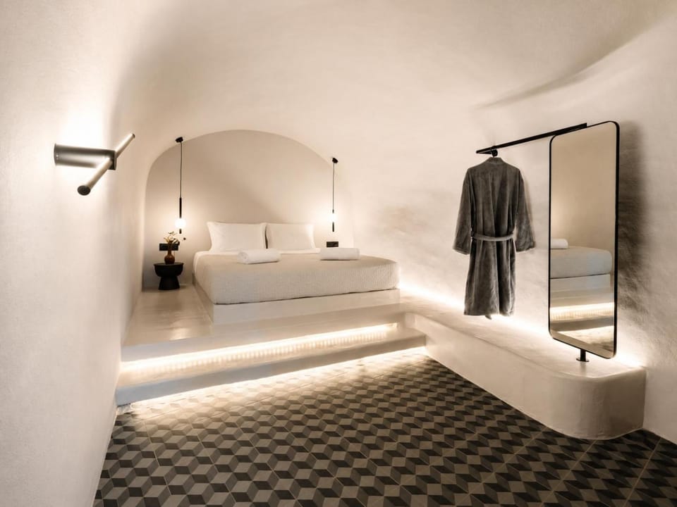 Bed, Bedroom, towels, wardrobe