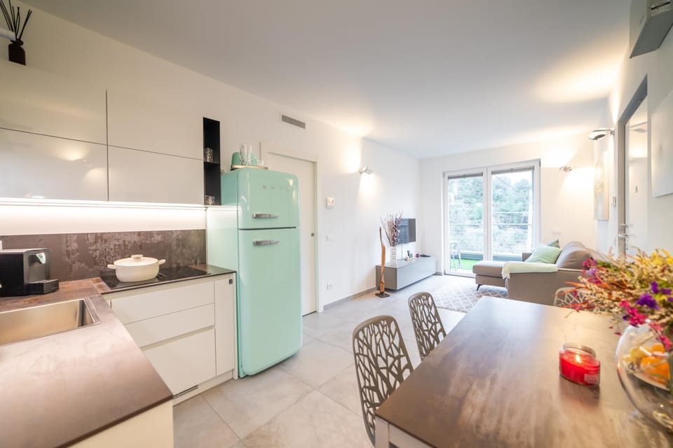 Living room, Dining area, Food, kitchen