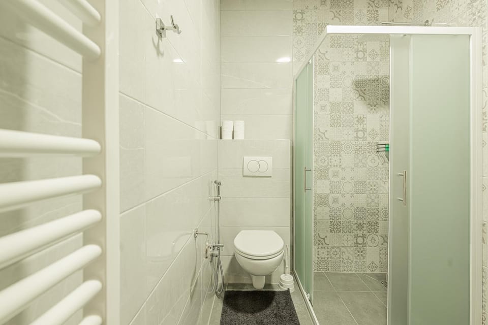 Toilet, Bathroom